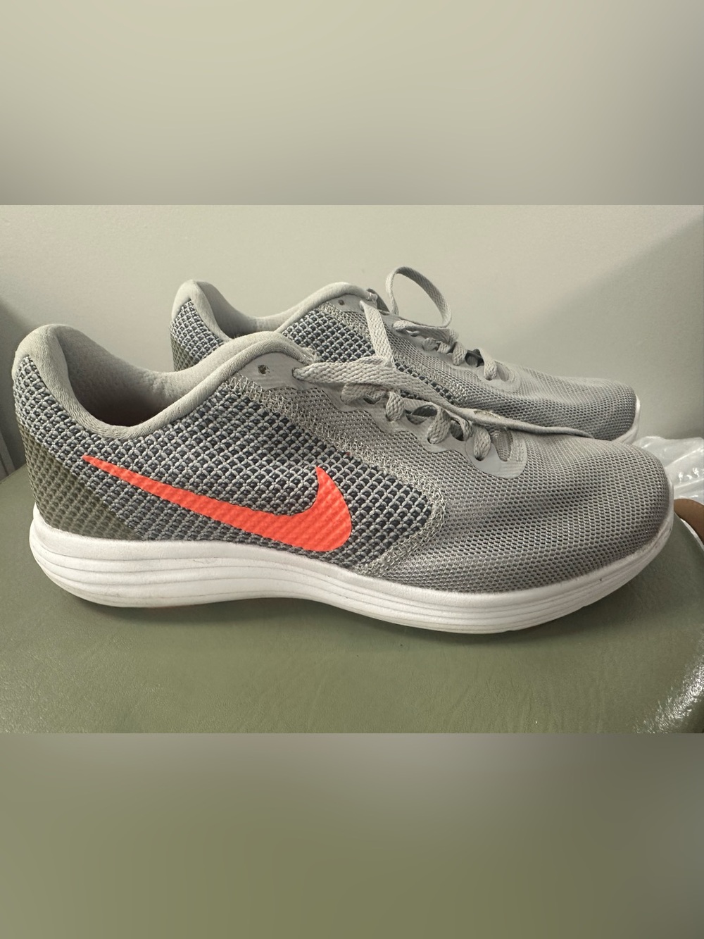 Nike Women’s Gray Mesh Running Sneakers with Coral Swoosh